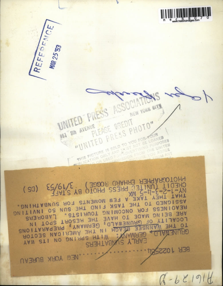 1953 Press Photo Grunewald Wannsee Beach Preparing For Tourists