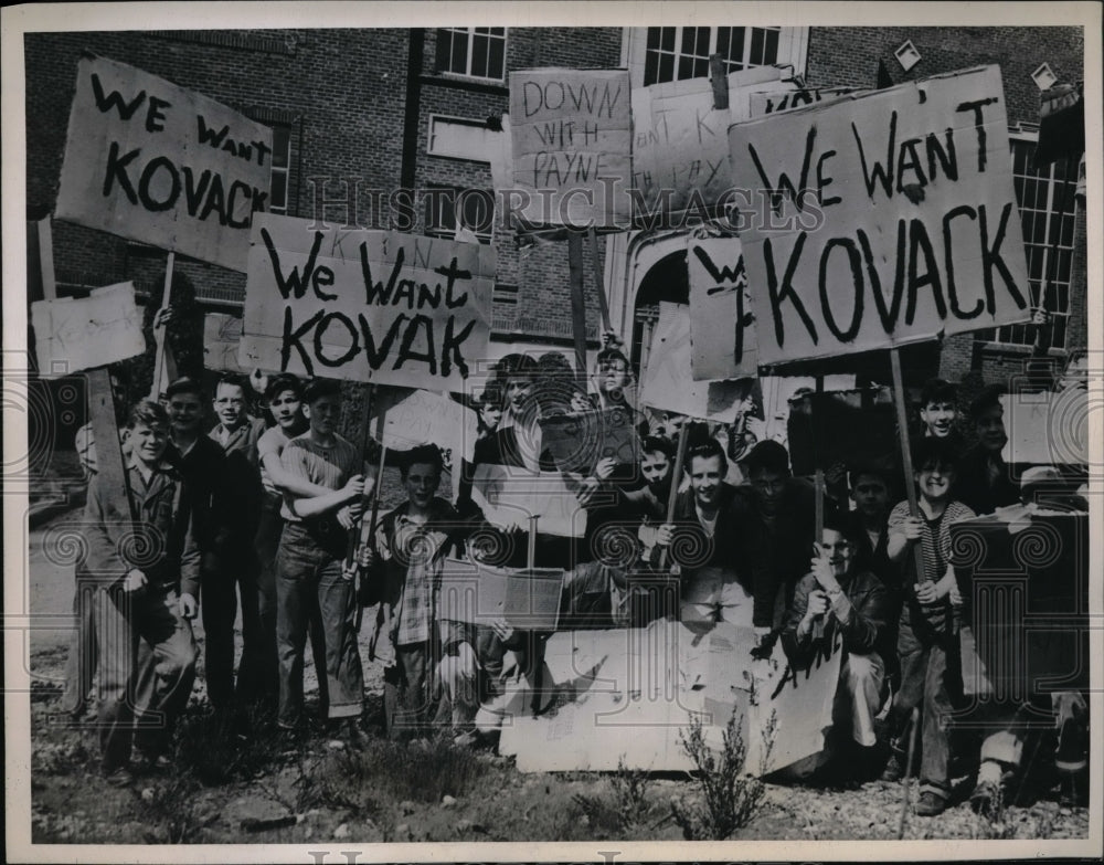 1946 Press Photo Tacoma, Wash demonstration at Rbt Gray Jr HS by students