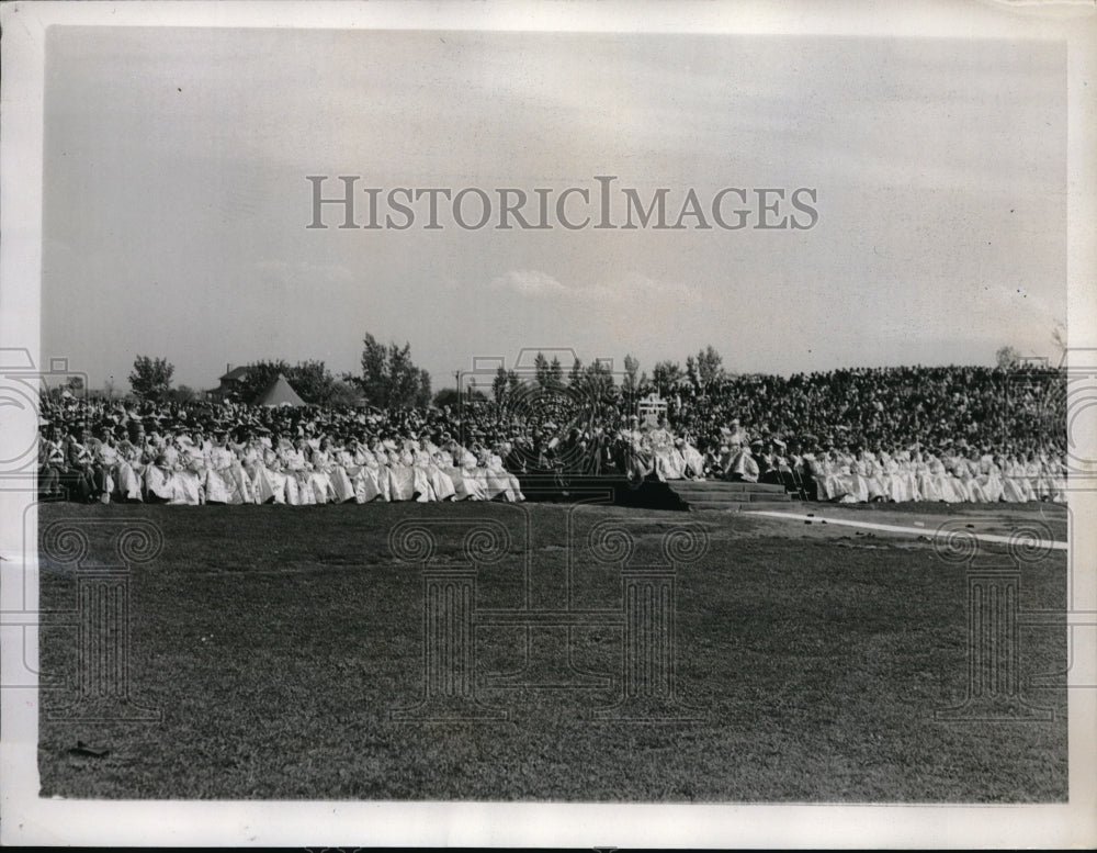 1937 Press Photo Pageant at Handley High School Stadium in Wincjhester, Va. of