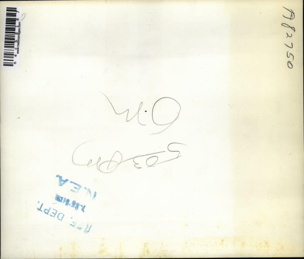 1951 Press Photo Ronnie Armor Greeted By Family In Christ Hospital - nec68187