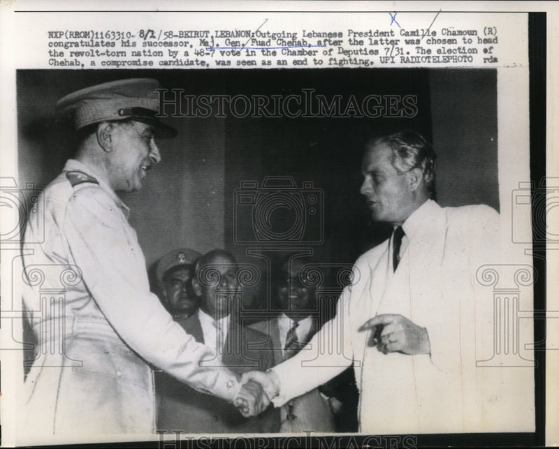 Load image into Gallery viewer, 1958 Press Photo beirut, Lebanon outgoing Pres Camille Chamoun &amp; successor Maj G
