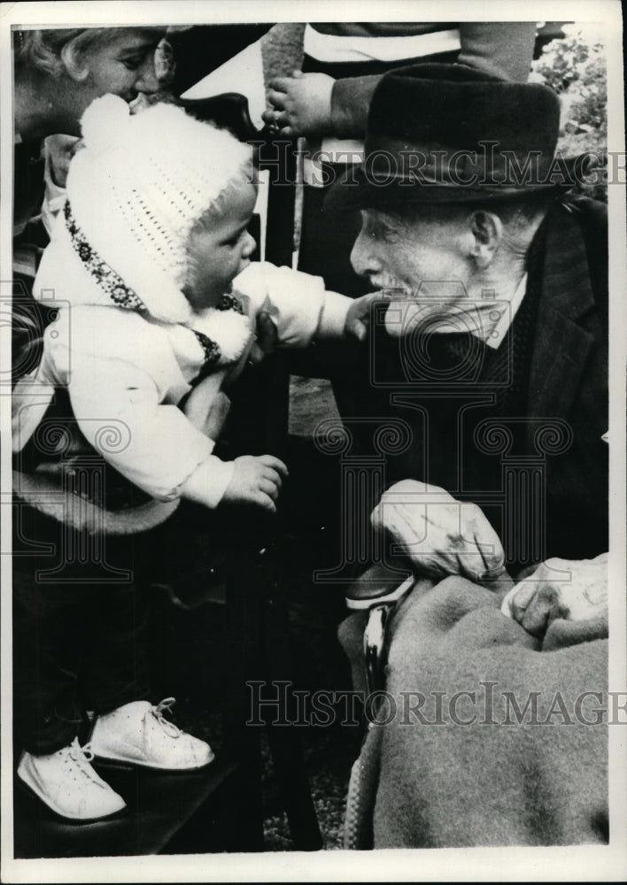 1972 Press Photo Oldest Nation Citizen Friedrich Wedekind celebrate his 110th bi