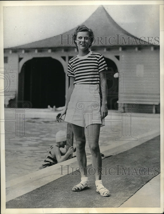 1934 Press Photo Miss Helen Harmonson At The Pool Of The Princess In Bermuda