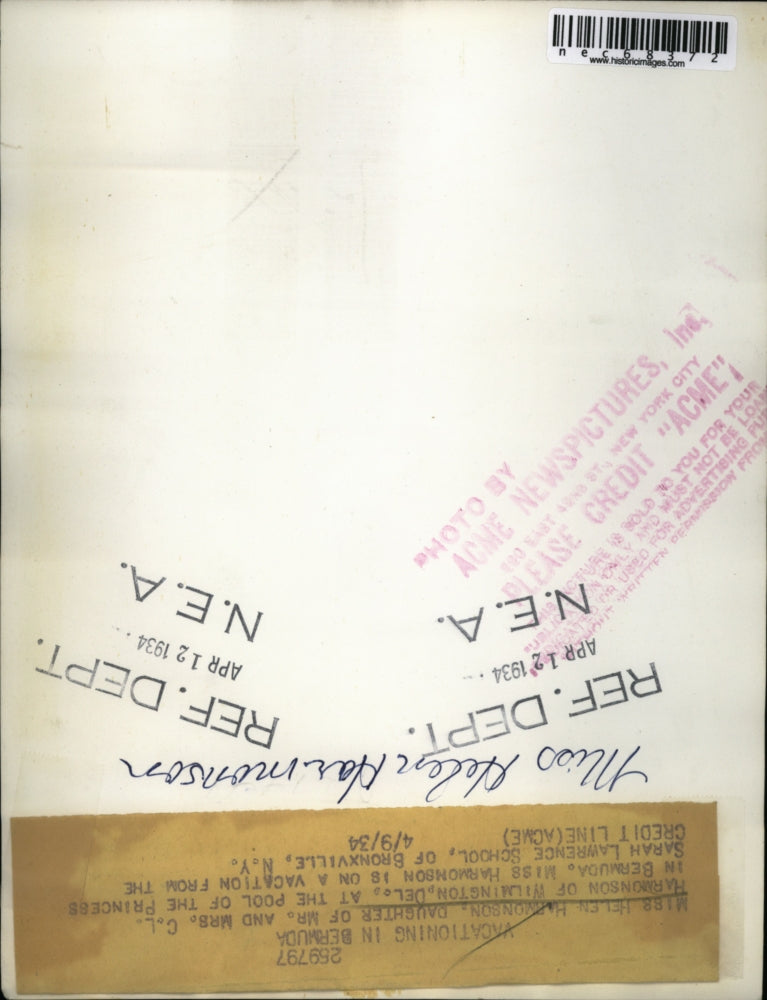 1934 Press Photo Miss Helen Harmonson At The Pool Of The Princess In Bermuda