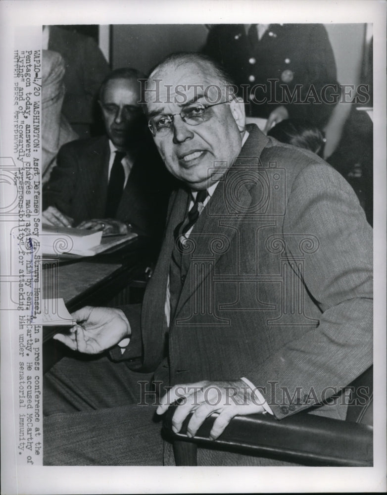 1954 Press Photo Asst Secy Steve Hensel In Press Conference At Pentagon