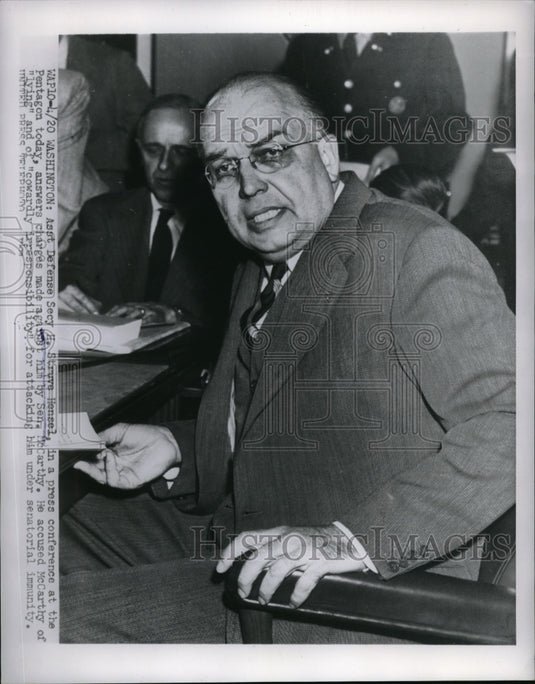 1954 Press Photo Asst Secy Steve Hensel In Press Conference At Pentagon