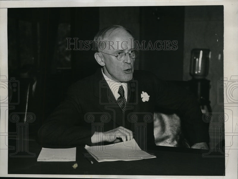Load image into Gallery viewer, 1934 Press Photo Henry Harriman as he testifies

