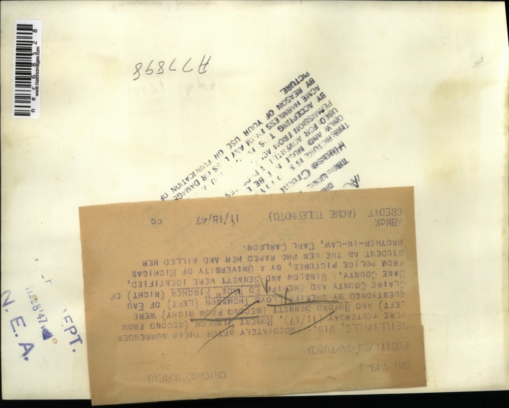 1947 Press Photo 2 men surrenders after raping a student and killing his brother