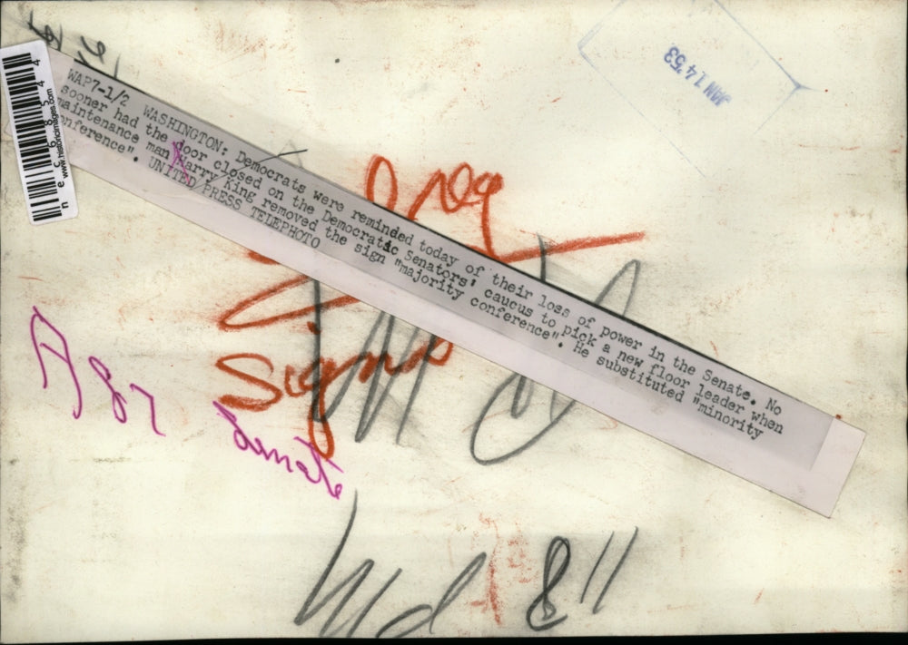 1953 Press Photo Senate Maintenance man Harry King removed Mijoriity Conference