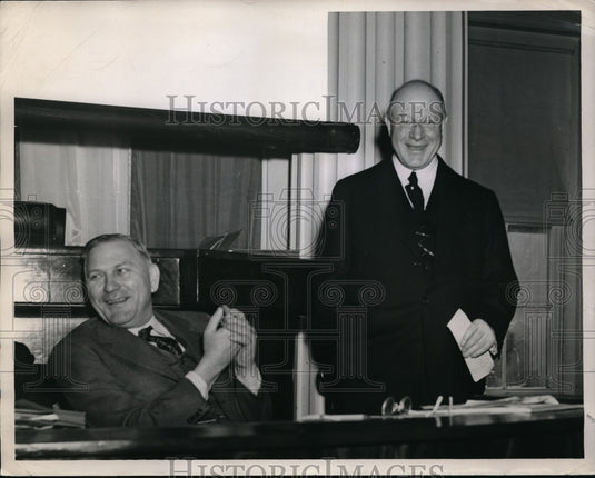 1946 Press Photo Robert Gregg Cherry with N.C. Governor G.M. Morehead