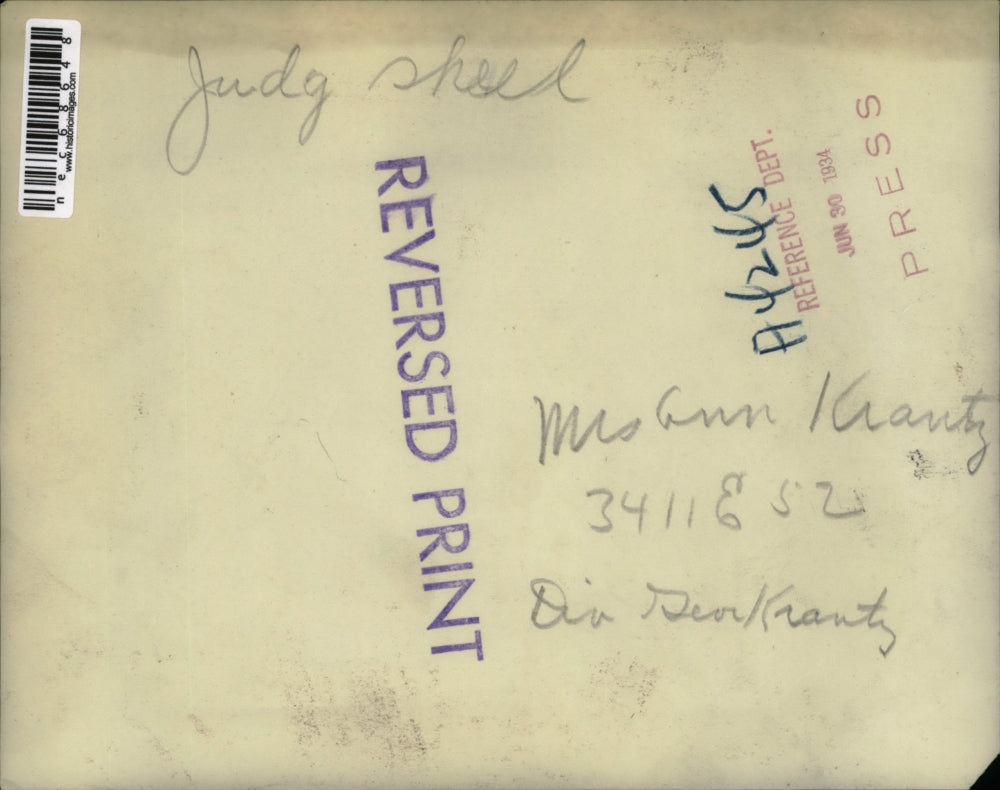 1934 Press Photo Mrs. Ann Krantz in Court with Judge Shell