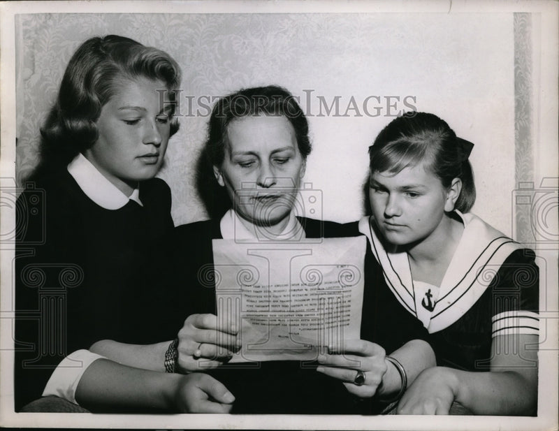 Load image into Gallery viewer, 1955 Press Photo Princess Juliana Katalin Bogskay Von Helso-Banya &amp; Daughters
