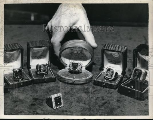 1958 Press Photo Rome, Italy Rings for new Catholic Cardinals