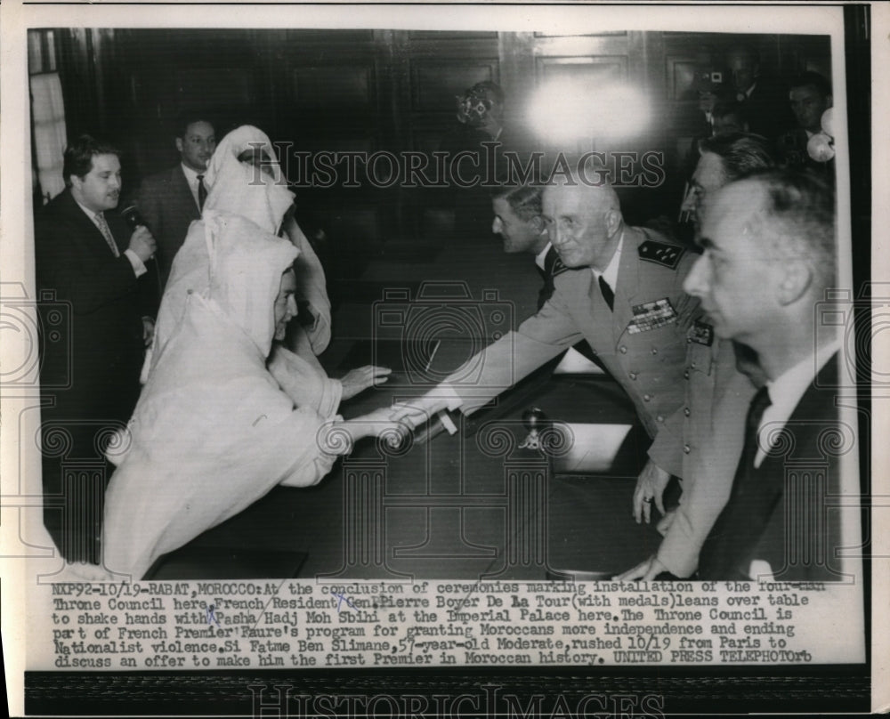1955 Press Photo Gen. Pierre Boyer De La Tour shakes with Pasha Moh Sbihi