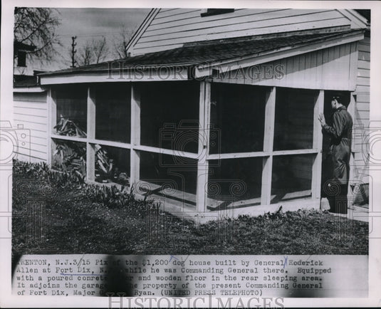1954 Press Photo 1,200 dollar dog house built by Gen. Roderick New Jersey