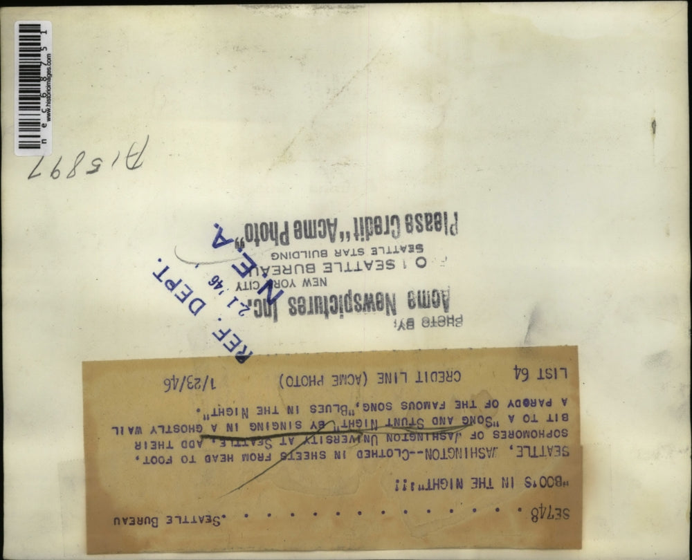 1946 Press Photo Seattle, Wash Univ sophomore for song night performance