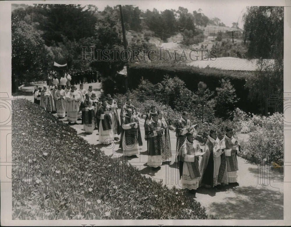 1935 Press Photo santa Barbara Mission Celebrated Feast of Corpus Christi