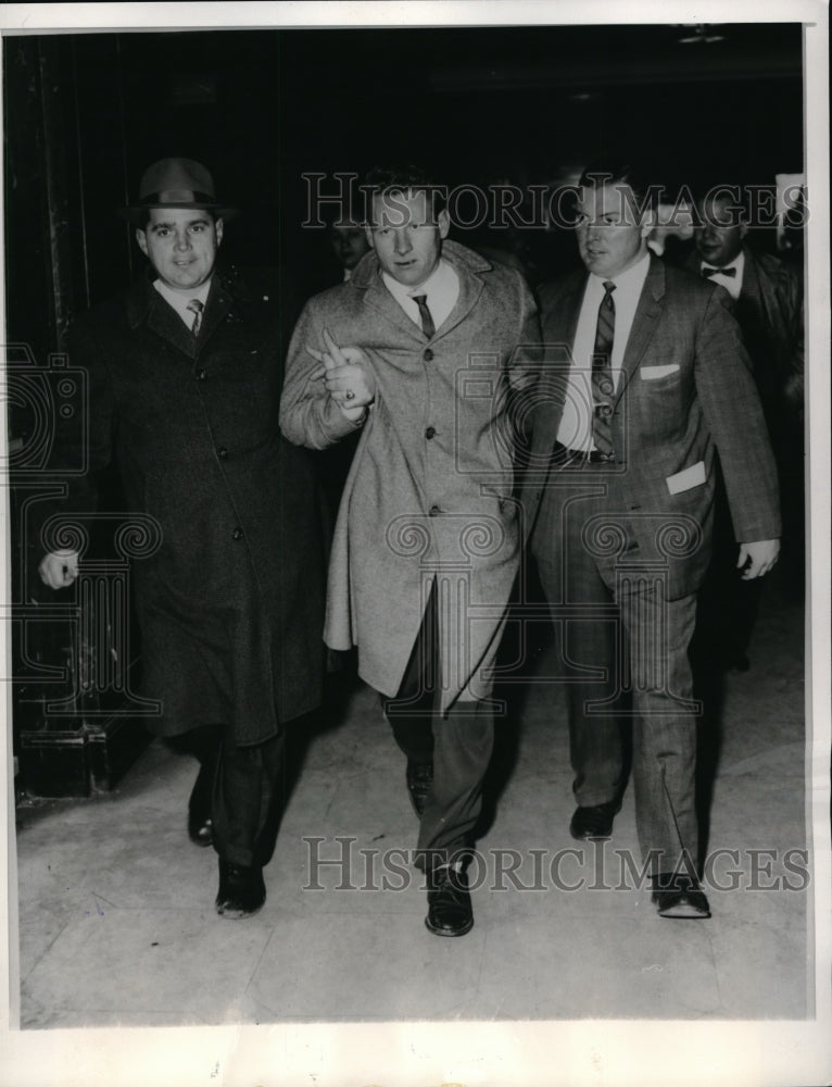 1959 Press Photo Chicago Wm Dariesits threw egg at Soviet Dep Premier, arrested