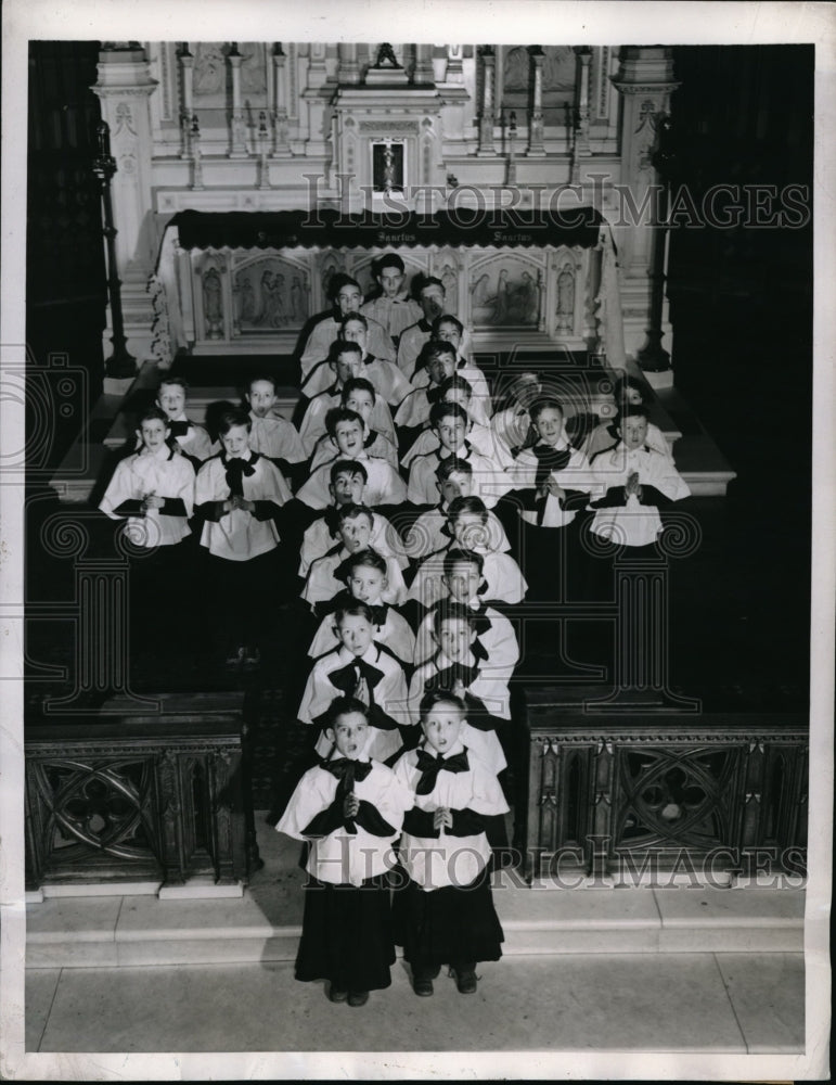 1946 Press Photo Boys Choir at St. Josephs Rloman Catholic Church Albany NY- Historic Images