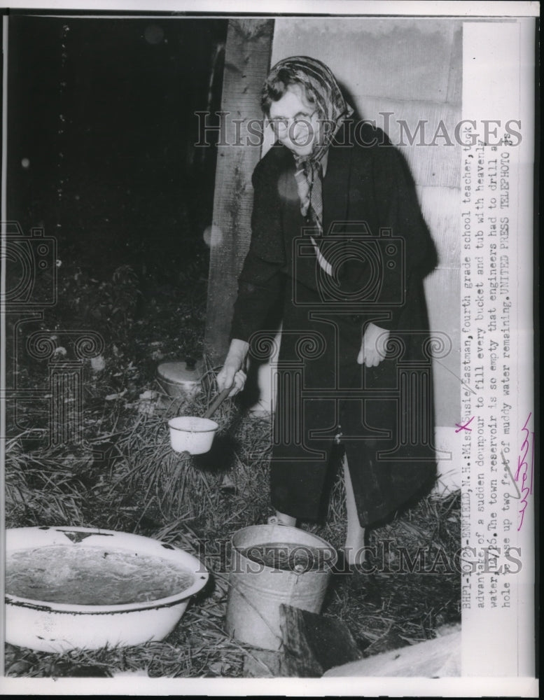 1953 Press Photo Miss Susie Eastman fourth grade school teacher Enfield, N.H.