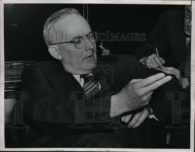Load image into Gallery viewer, 1947 Press Photo George S. Dring Pres. of American Telephone and Telegraph Comp.
