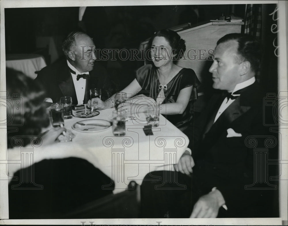 1934 Press Photo Charles Harding, Mrs James Snowden, Rbt Hewitt at Palm Beach