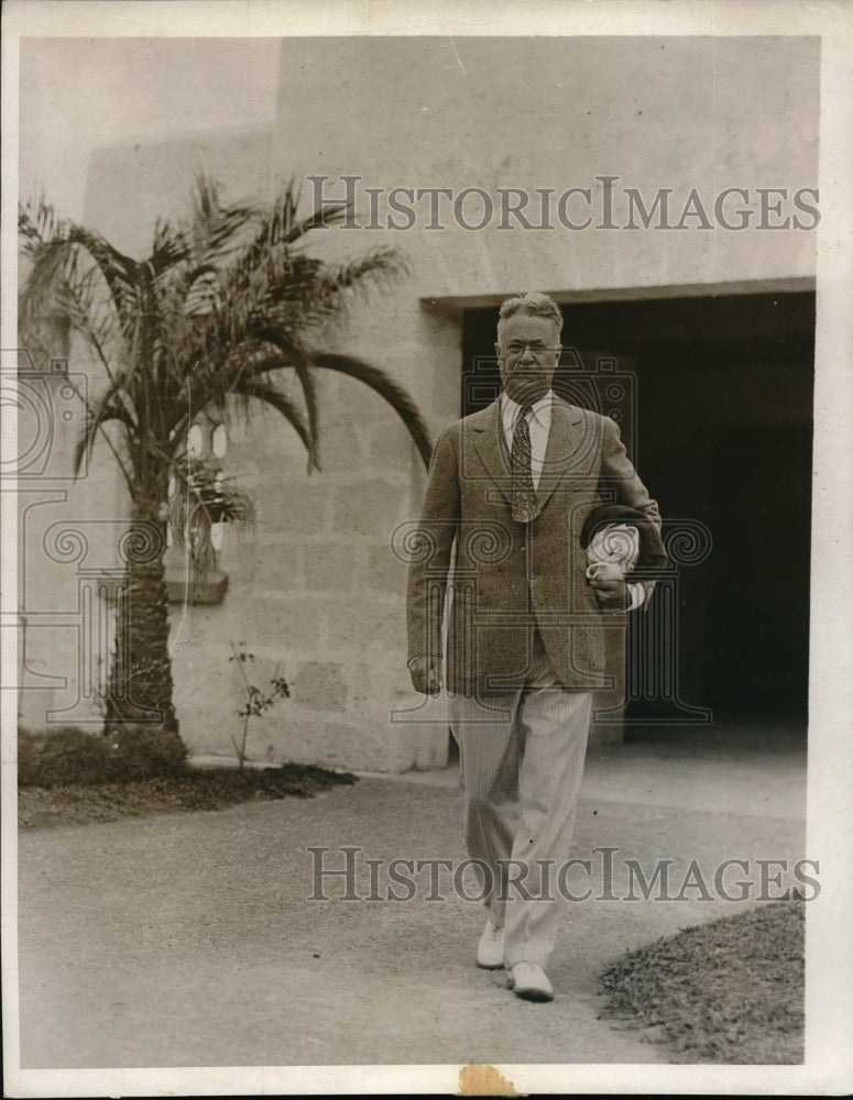 1932 Press Photo Joseph Kahrs at Castle harbor Bermuda spending vacation.