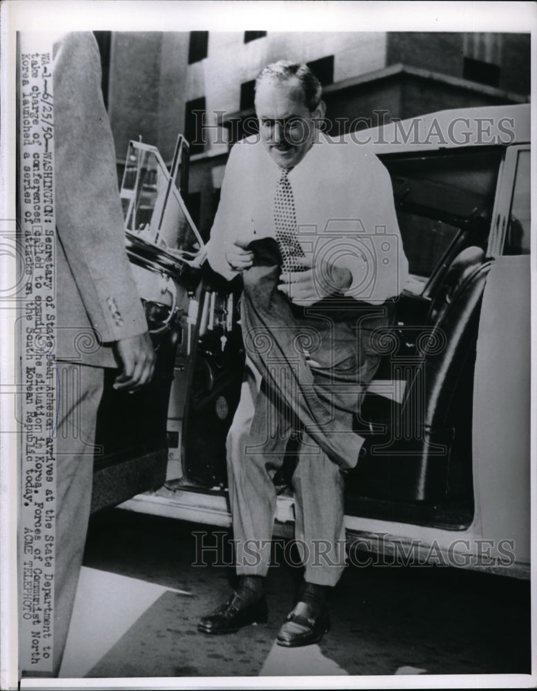 1950 Press Photo Sec. of State Dean Acheson arrived at State Dept.for conference- Historic Images