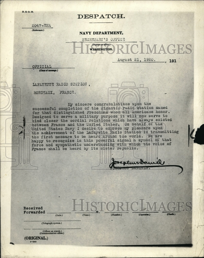 1920 Press Photo A photo showing a letter from Daniels