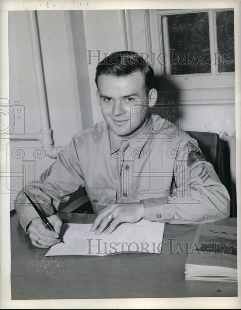 1942 Press Photo Author John Sullivan of A Soldier&#39;s Answer to Flander&#39;s Field