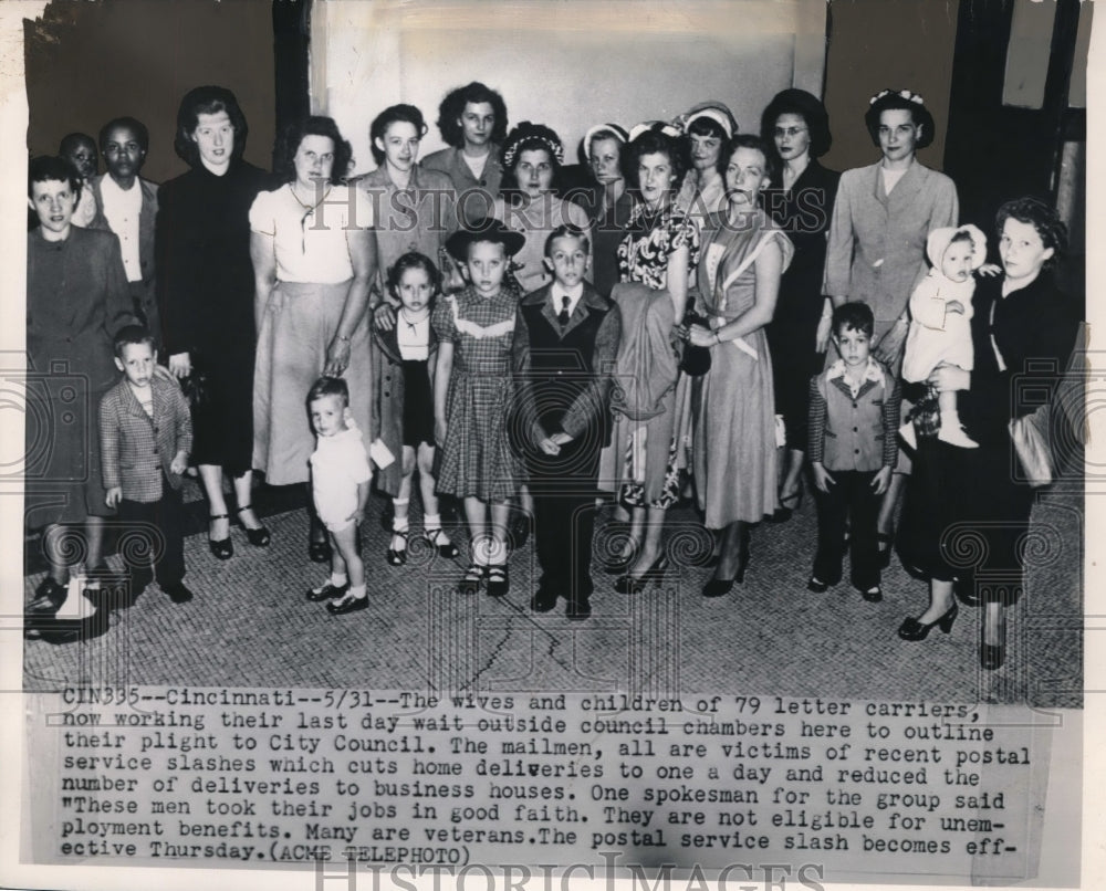 1950 Press Photo Wives and Kids of Postal Workers At Cincinnati Council Chambers