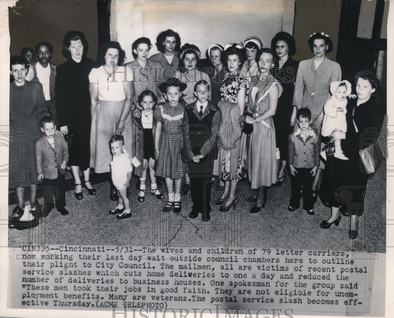 Load image into Gallery viewer, 1950 Press Photo Wives and Kids of Postal Workers At Cincinnati Council Chambers
