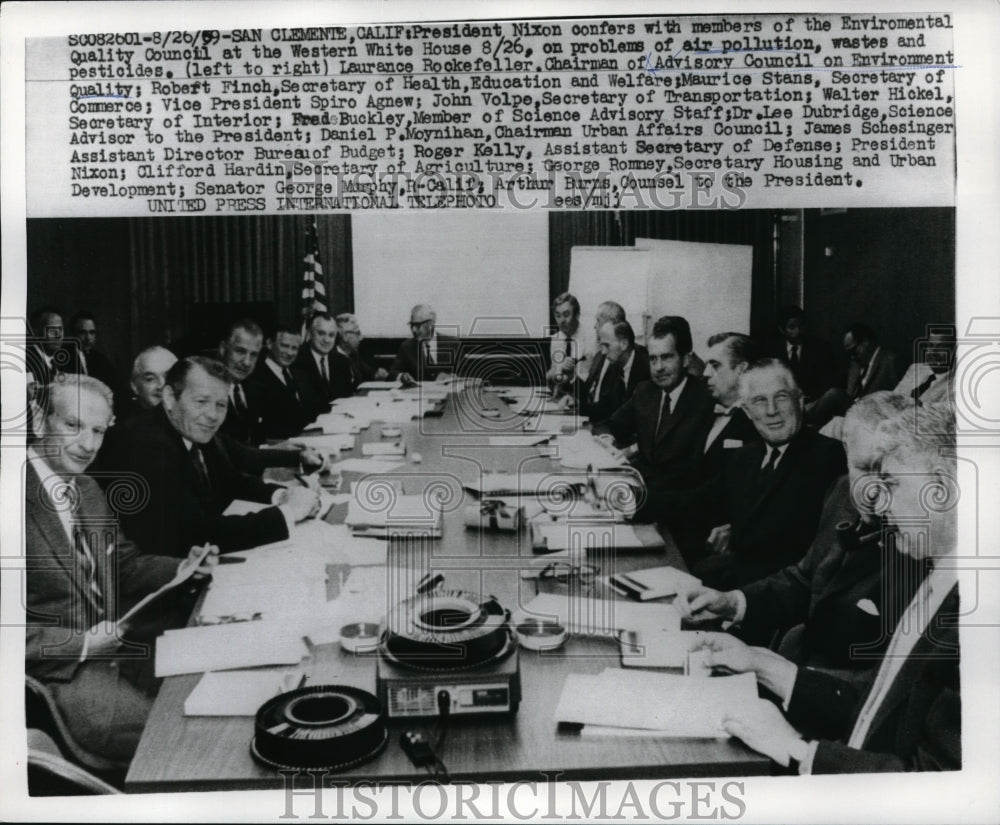 1969 Press Photo President Nixon Talks Pollution With Environmental Council