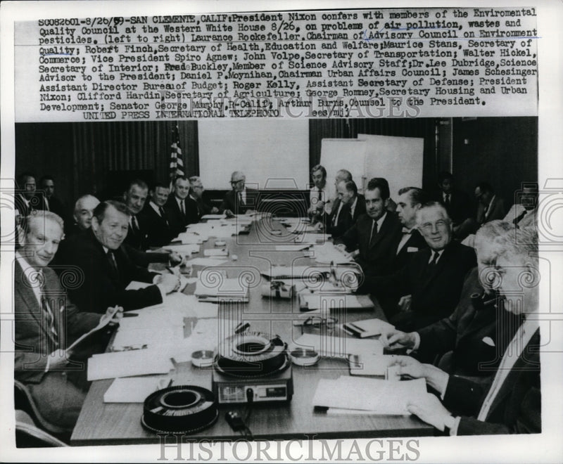 Load image into Gallery viewer, 1969 Press Photo President Nixon Talks Pollution With Environmental Council
