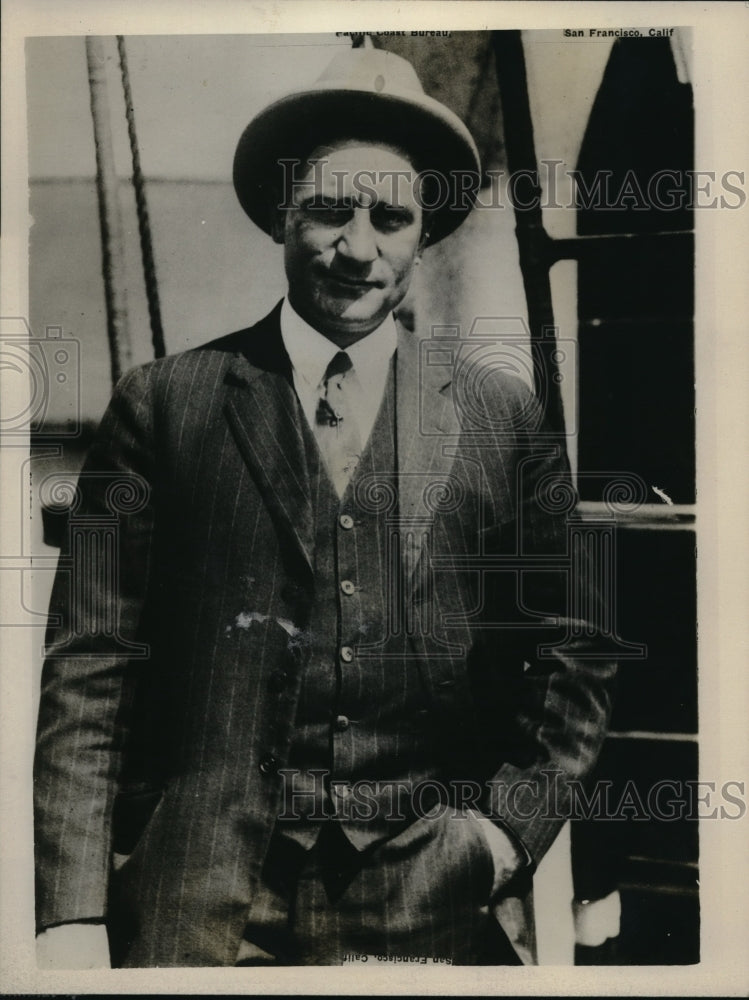 1926 Press Photo Milton Maccrea Found Abandoned Boat Bergen At Sea - nec69452