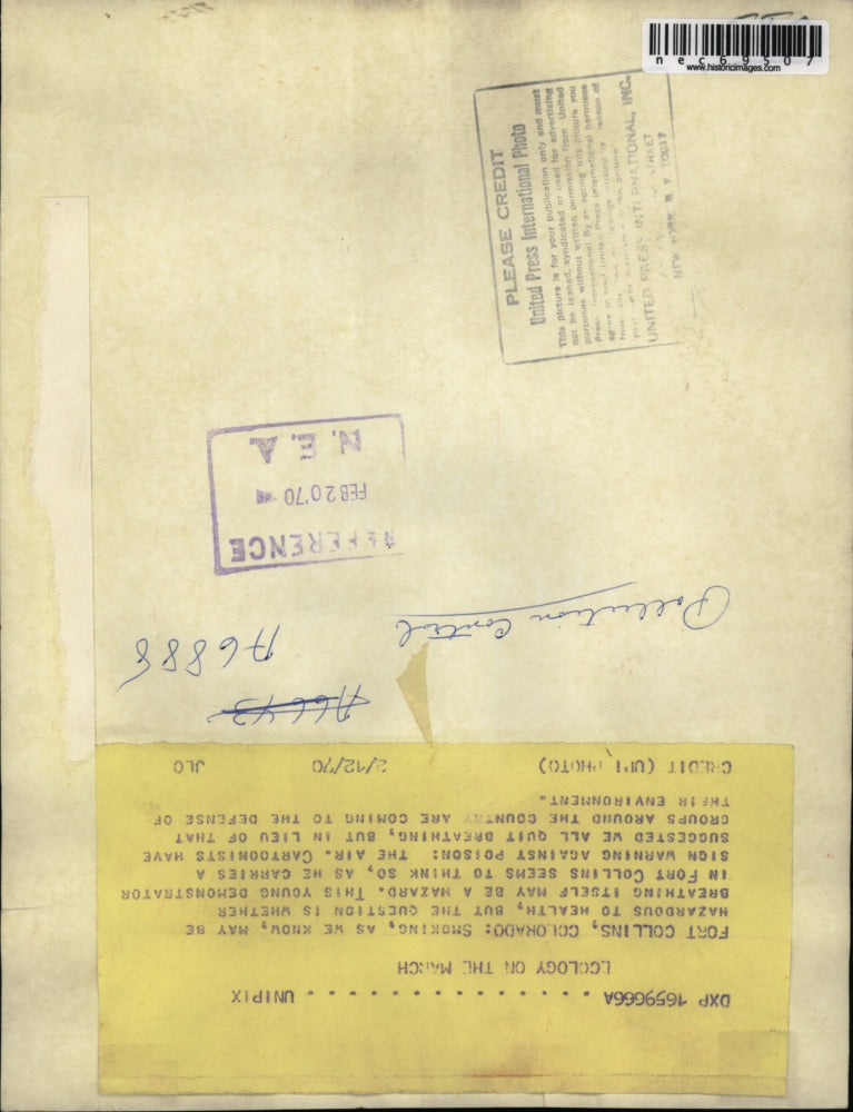 1970 Press Photo Young Demonstrators in Fort Collins carries sign against poison