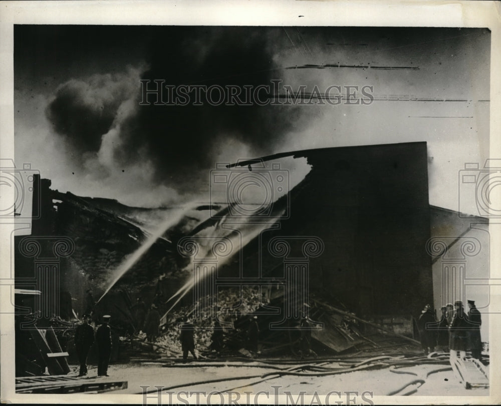 1931 Press Photo General view of the Western canada flour mills on fire