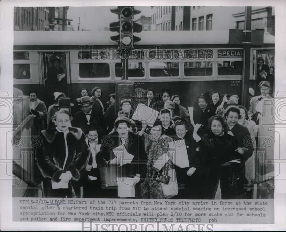 1954 Press Photo NYC parents for increased school appropriation special hearing
