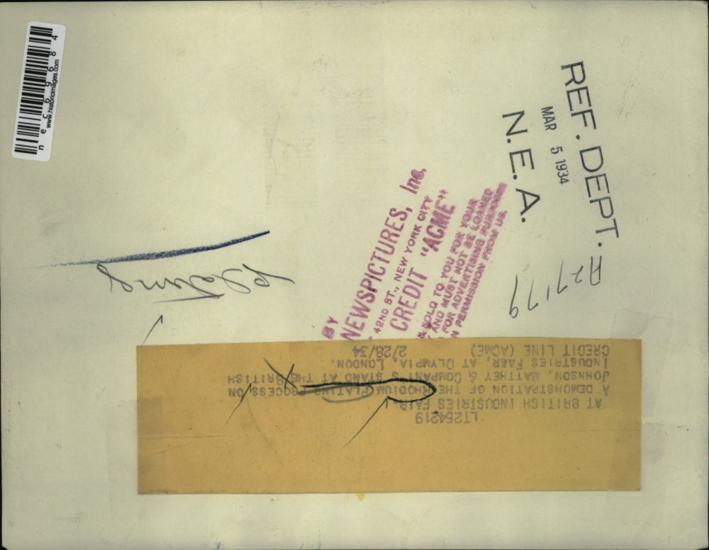 1934 Press Photo Rhodium Plating demonstration at British Industries Fair