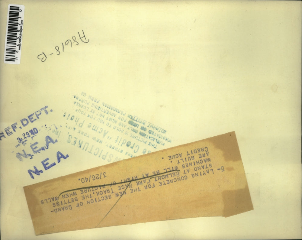1940 Press Photo People cleaning the grandstand at Belmont Park race track
