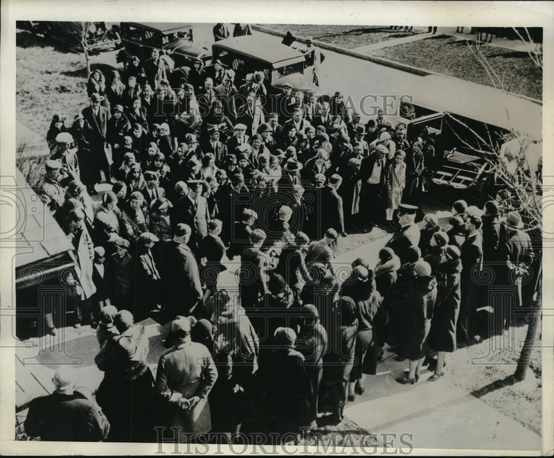 Load image into Gallery viewer, 1932 Press Photo Funeral service of Billy Reynolds slain at Detroit Grocery.

