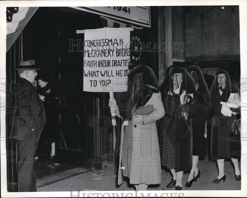 1941 Press Photo Crusading Mothers of America Riot at Democratic Rally
