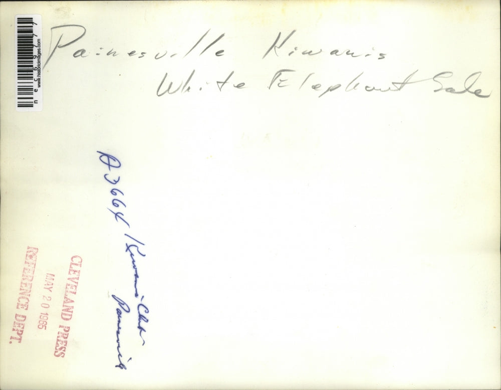 1965 Press Photo Painesville Kiwanis White Elephant Sale