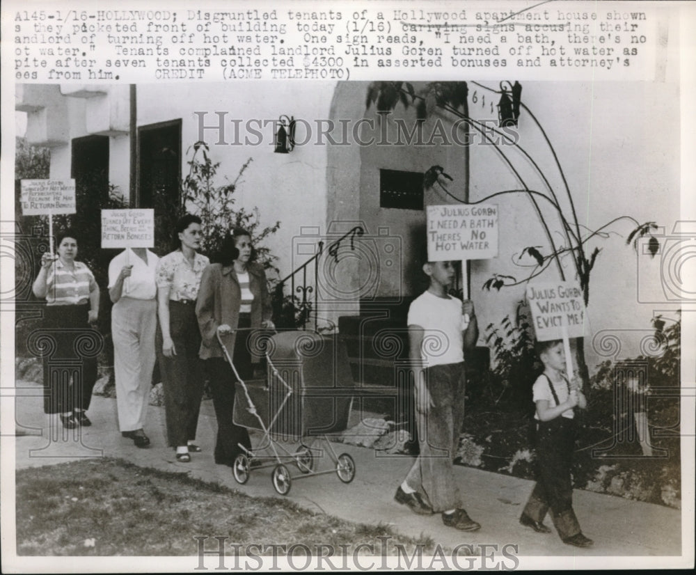 1948 Press Photo Tenants of Hollywood Apartment Picket Over No Hot Water