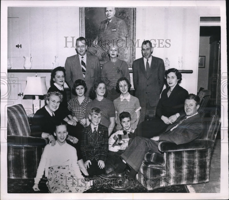 Load image into Gallery viewer, 1952 Press Photo Secy of Defense Charles E. Wilson &amp; family in their home in MI
