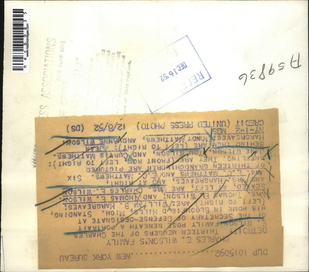 1952 Press Photo Secy of Defense Charles E. Wilson & family in their home in MI