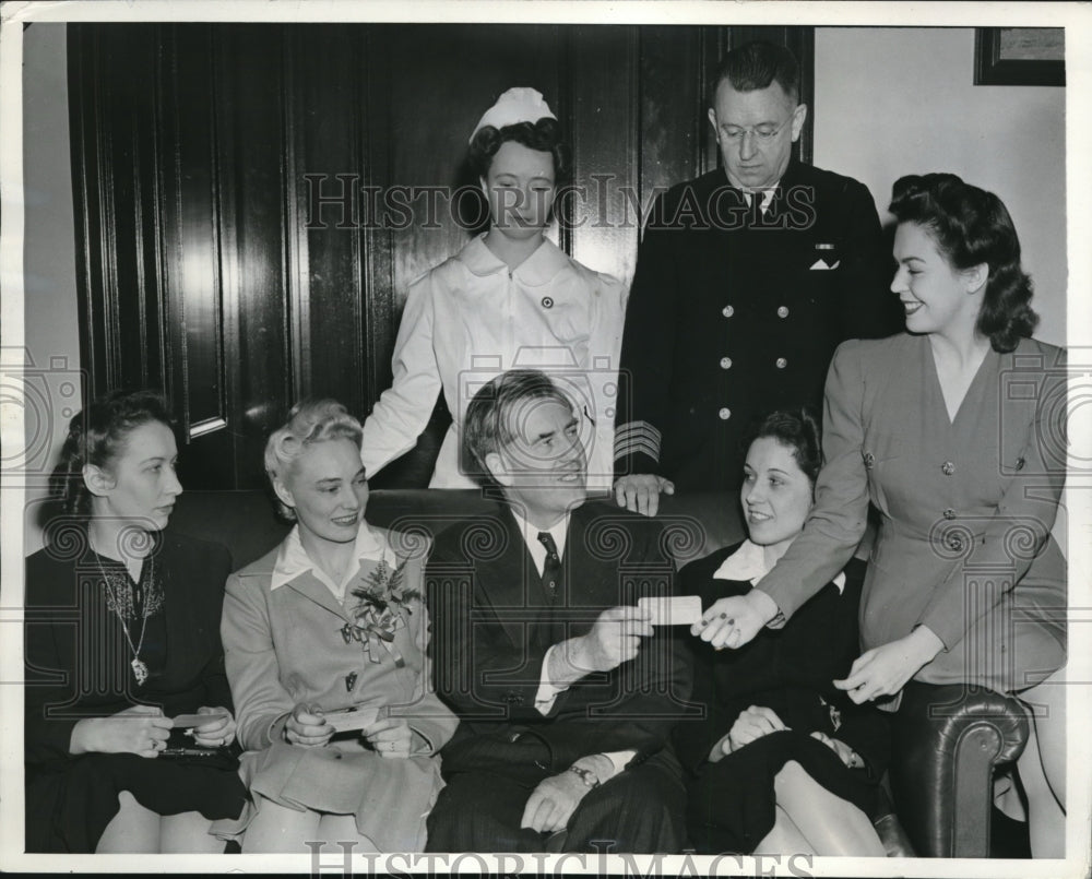 1942 Press Photo Muriel Scott, Alma Lovely, VP Wallace, Catherine Scott
