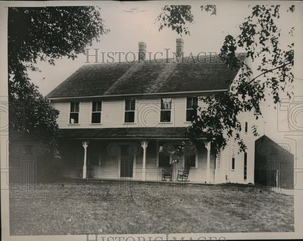 1935 Press Photo Mr. & Mrs. Newall Sherman Home in Sutton, Husband Drowned Wife