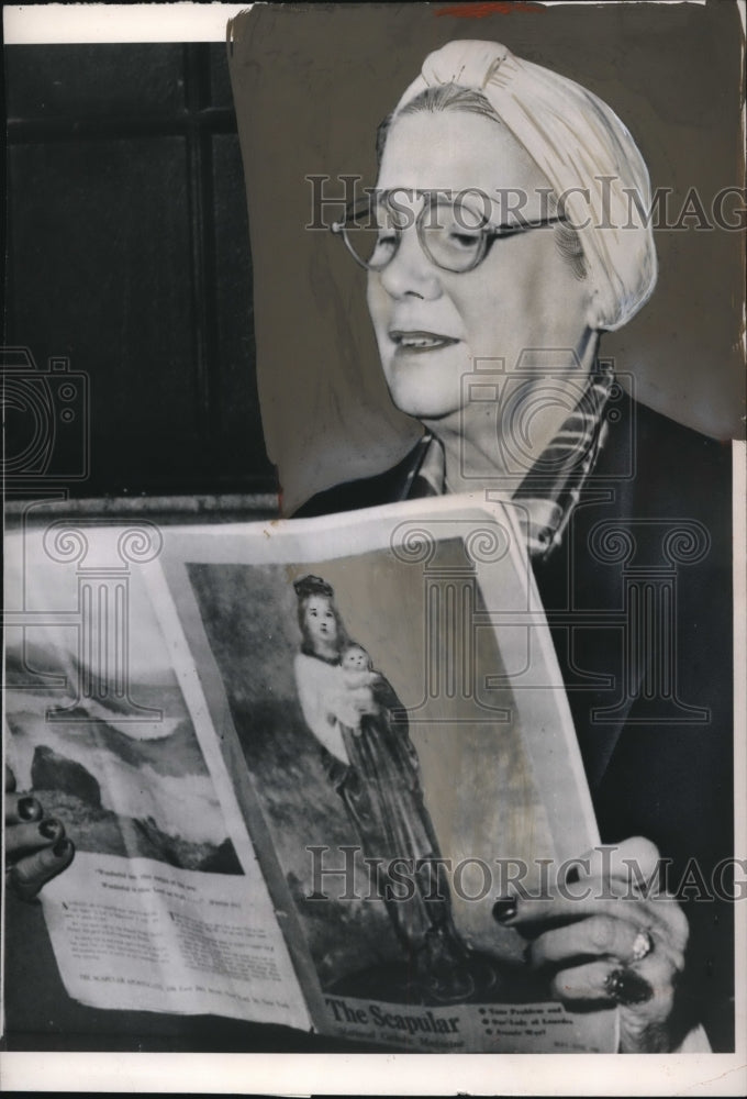 Load image into Gallery viewer, 1949 Press Photo Agnes Schamberg, defense witness for Dr. Robert Rutledge
