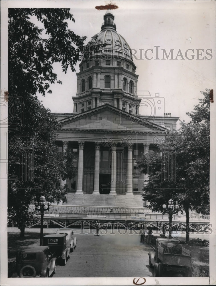 Load image into Gallery viewer, 1936 Press Photo Location of Topeka State Capitol Building
